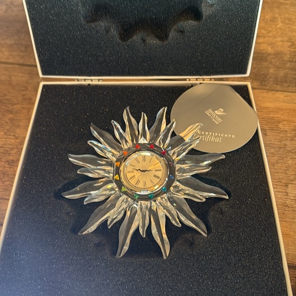 Swarovski clock with authenticity certificate. - Picture 3 of 3